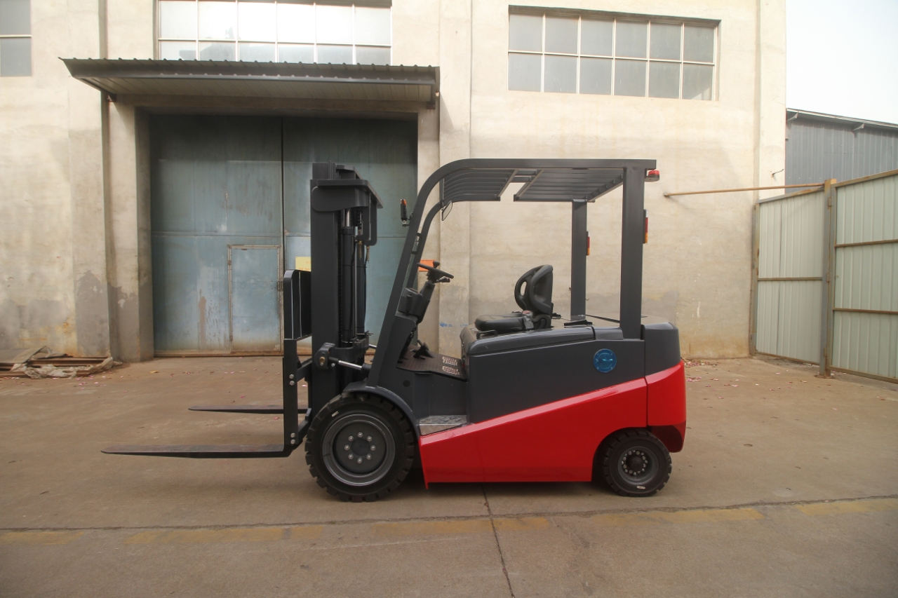 Berapa Banyak Listrik yang Digunakan Forklift?