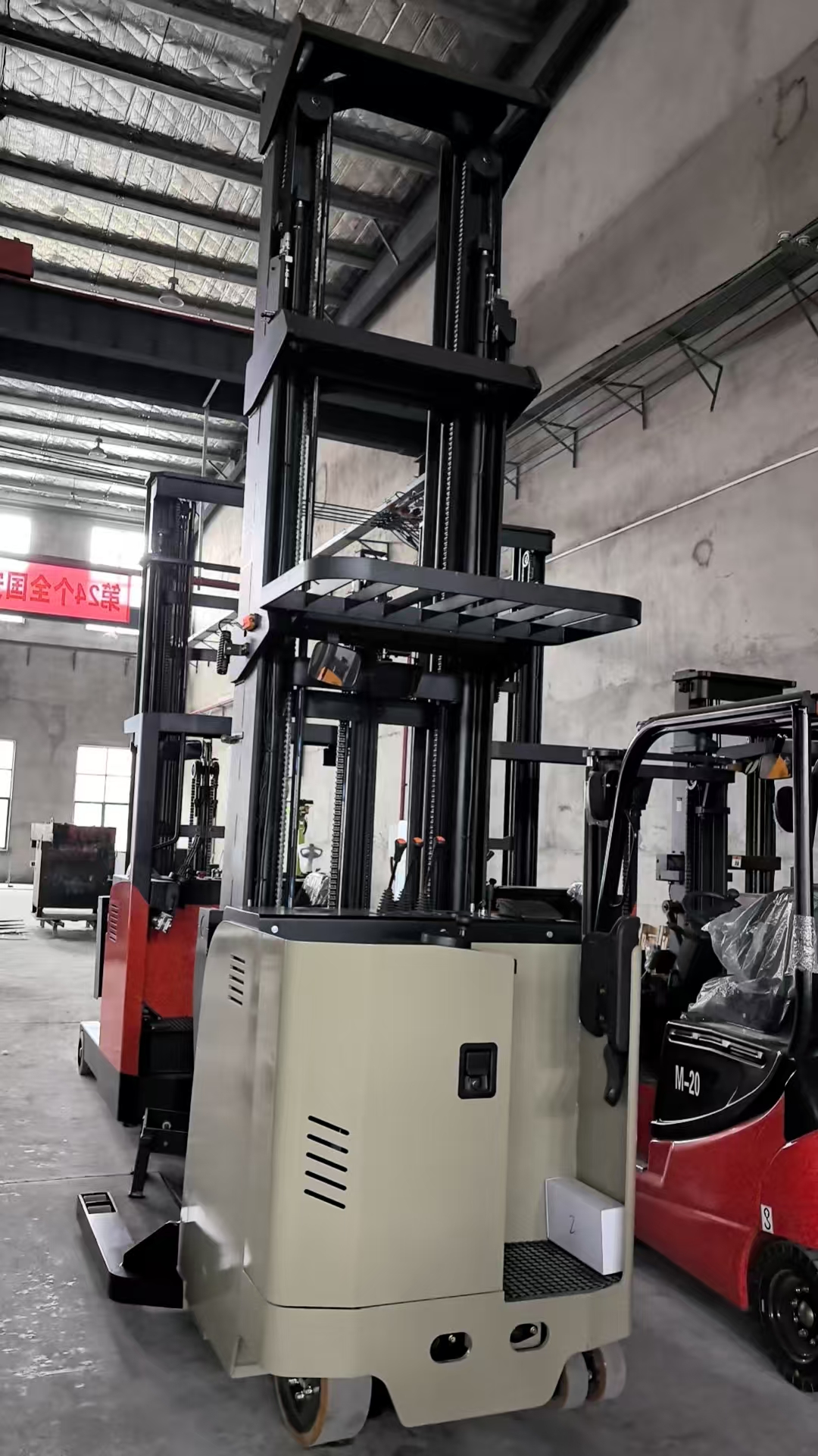 Xe n&acirc;ng tầm đứng CQDC 24V(1.5T-2.0T)1600-6000mm