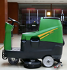 Fregadora de conductor sentado DQX86B